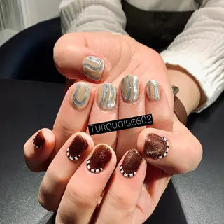 ネイル 個性派ネイルサロン 💅🏼ターコイズのネイルデザイン