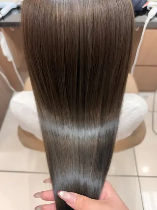 ロング 吉田 愛子のヘアスタイル