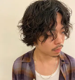 パーマ メンズ ショート/ウルフ ハイトーン/カイセイのヘアスタイル