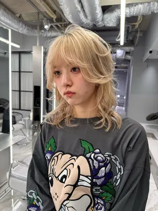 セミロング カラー ハイトーンレイヤー 顔まわりSOTAのヘアスタイル