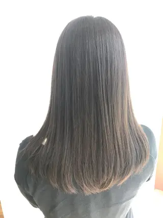 ロング カラー 金沢 広美のヘアスタイル