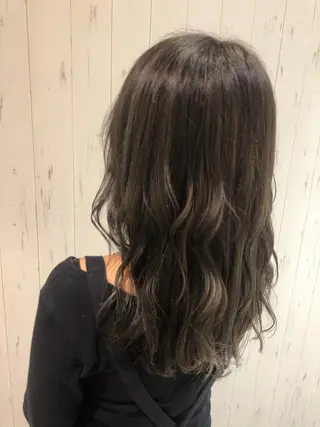 セミロング 小笠原 愛美のヘアスタイル