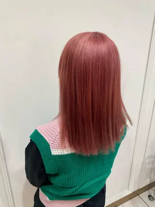 セミロング 🦋ブリーチなしダブ ルカラー🌈MEGUのヘアスタイル
