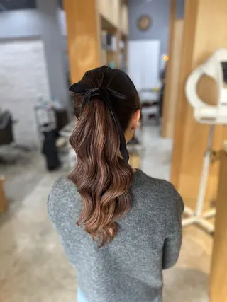 ミディアム miloc MOMOKAのヘアスタイル