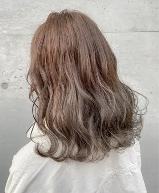 セミロング カラー 【透明感、艶髪】西村 有司のヘアスタイル