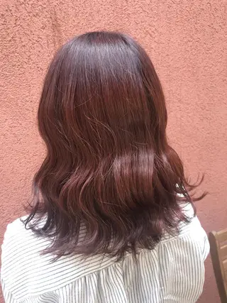 ミディアム カラー 磧本 祐里恵のヘアスタイル