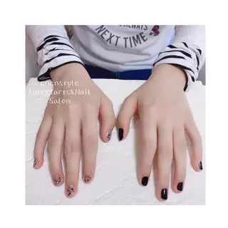 ショート ネイル 👑enen style👑のネイルデザイン