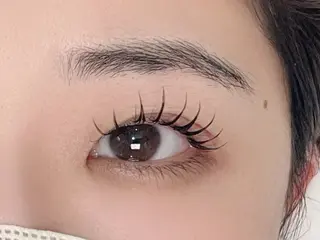 マツエク・マツパ 高谷 瑠里の眉毛・アイブロウイメージ