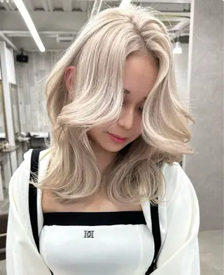 ミディアム 中道 晶のヘアスタイル