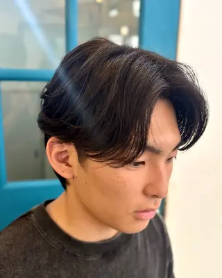 パーマ メンズ ショート、韓国メンズ ヘアのかつらぎのヘアスタイル