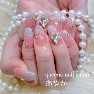 ネイル queensnail 🧸mikaのネイルデザイン
