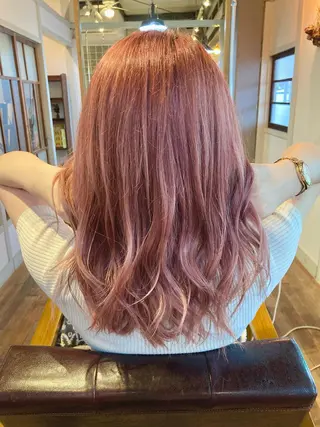セミロング タカツド ユウキのヘアスタイル