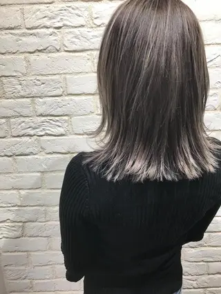 ミディアム カラー UMEDA FIGAROのヘアスタイル