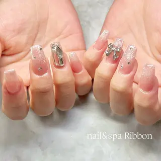 ネイル 東 真百のネイルデザイン