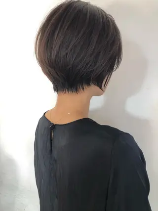 ショート カラー 上品な大人レイヤー 🍀渋谷🍀濱口敬太のヘアスタイル