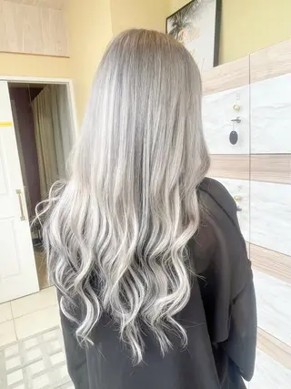 ロング カラー 学生限定メニュー あり‼️鈴木咲千😸のヘアスタイル