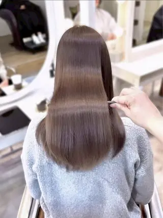 ミディアム 吉川 紫音のヘアスタイル