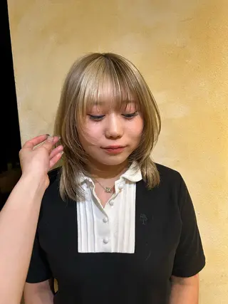 ミディアム 似合わせレイヤー/透 明感カラー/momiのヘアスタイル