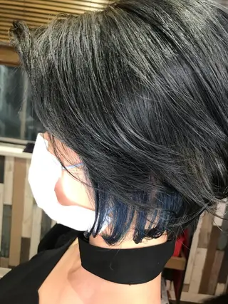 ショート カラー 平田 怜のヘアスタイル
