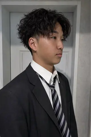 ミディアム パーマ メンズ HARUKI🏔️/ メンズ/透けブラウンのヘアスタイル