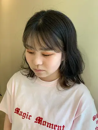 ミディアム カラー 顔まわりカット✄ ベージュカラー🧸のヘアスタイル