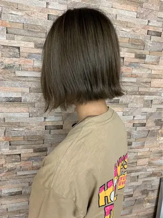 カラー TERUYA shionのヘアスタイル