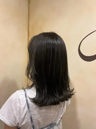 ミディアム 秋澤 楓のヘアスタイル