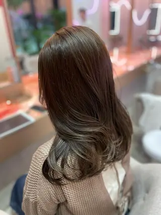 ミディアム カラー 艶カラー✨レイヤー 𝐚𝐲𝐚𝐤𝐚のヘアスタイル