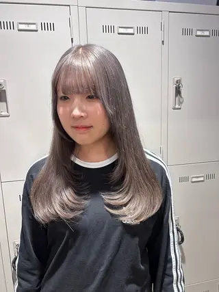 カラー 透明感ベージュ🤎 ナチュラルレイヤーのヘアスタイル