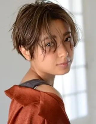 ショート カラー 高槻裕二 ショートボブ縮毛矯正のヘアスタイル