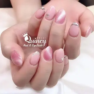 ネイル Quincy ネイル&アイラッシュのマツエク・マツパデザイン