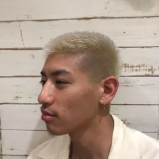 ショート メンズ デザインカラーウルフ 宙也のヘアスタイル