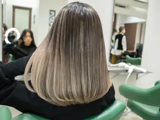 セミロング カラー Re:ta Hair 飯田淳平のヘアスタイル