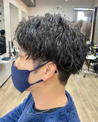 ショート パーマ メンズ 田口 慎士のヘアスタイル