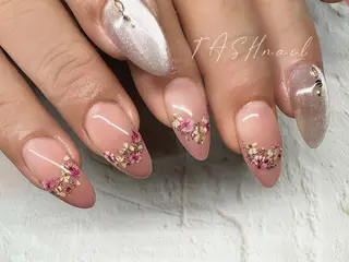 ネイル TASH nailのネイルデザイン