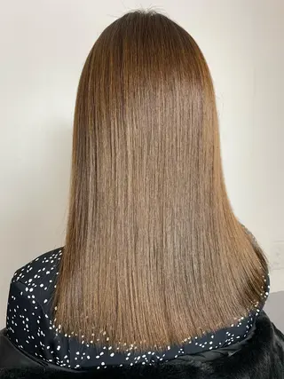セミロング カラー トップ スタイリストのヘアスタイル