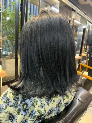 ミディアム カラー ヘアアレンジ キッズ ネイル マツエク・マツパ アイブロウ 透明感カラー🤎 ゆりのヘアスタイル