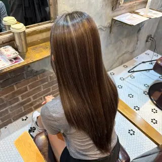 ロング 小泉 志歩のヘアスタイル