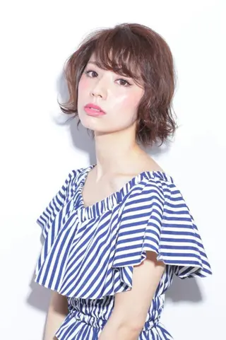 ミディアム 今中 小百合のヘアスタイル