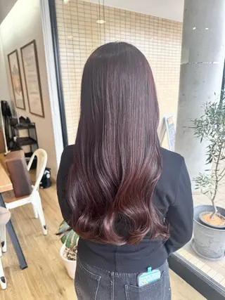 ロング カラー ツキダテ ユイのヘアスタイル