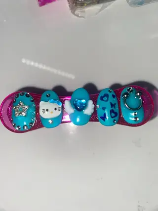 ネイル en　nail 池袋店所属・個性派🌺推しネイル 💅💞hota🐇のネイルデザイン