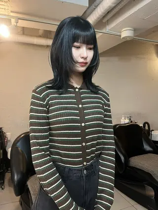 ミディアム カラー mizuho🐈⬛ 艶髪¦ダークトーンのヘアスタイル