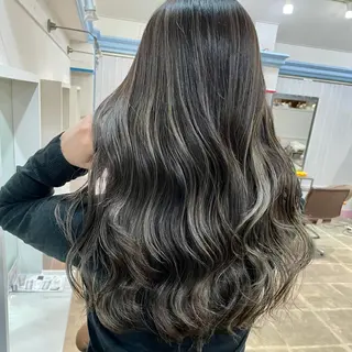 ロング Lit.豊橋 夏目のヘアスタイル