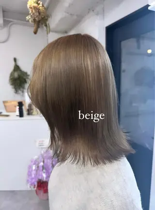 ミディアム カラー riah  【リア】所属・瀧優華白髪ぼかし 大人レイヤー🩵のヘアスタイル