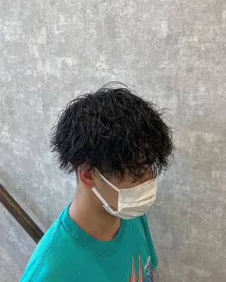 ショート パーマ メンズ YUTA短髪特化 フェザーパーマのヘアスタイル