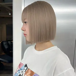 ショート カラー 🤍ハイトーン 🤍VIVIE🤍のヘアスタイル