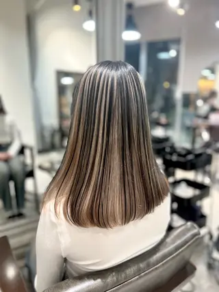 セミロング カラー 🌈インナーカラー ‘ショウマ’🌈のヘアスタイル