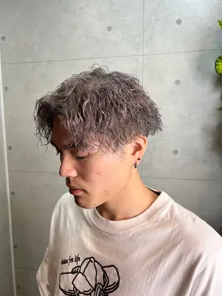 ショート カラー パーマ メンズ 角田 瀬名のヘアスタイル