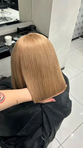 ミディアム カラー 【🦋綺麗めハイトー ン🦋】suzunoのヘアスタイル