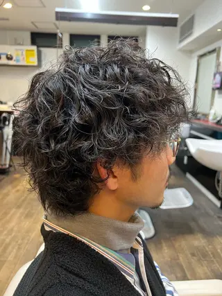 ショート パーマ メンズ 二本木 秀成のヘアスタイル
